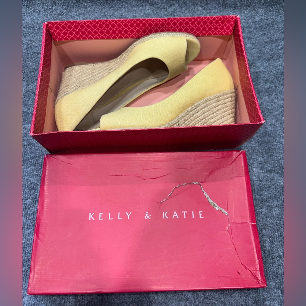 Kelly & Katie Yellow Espadrille Wedge Peep-Toe Heels RB0122